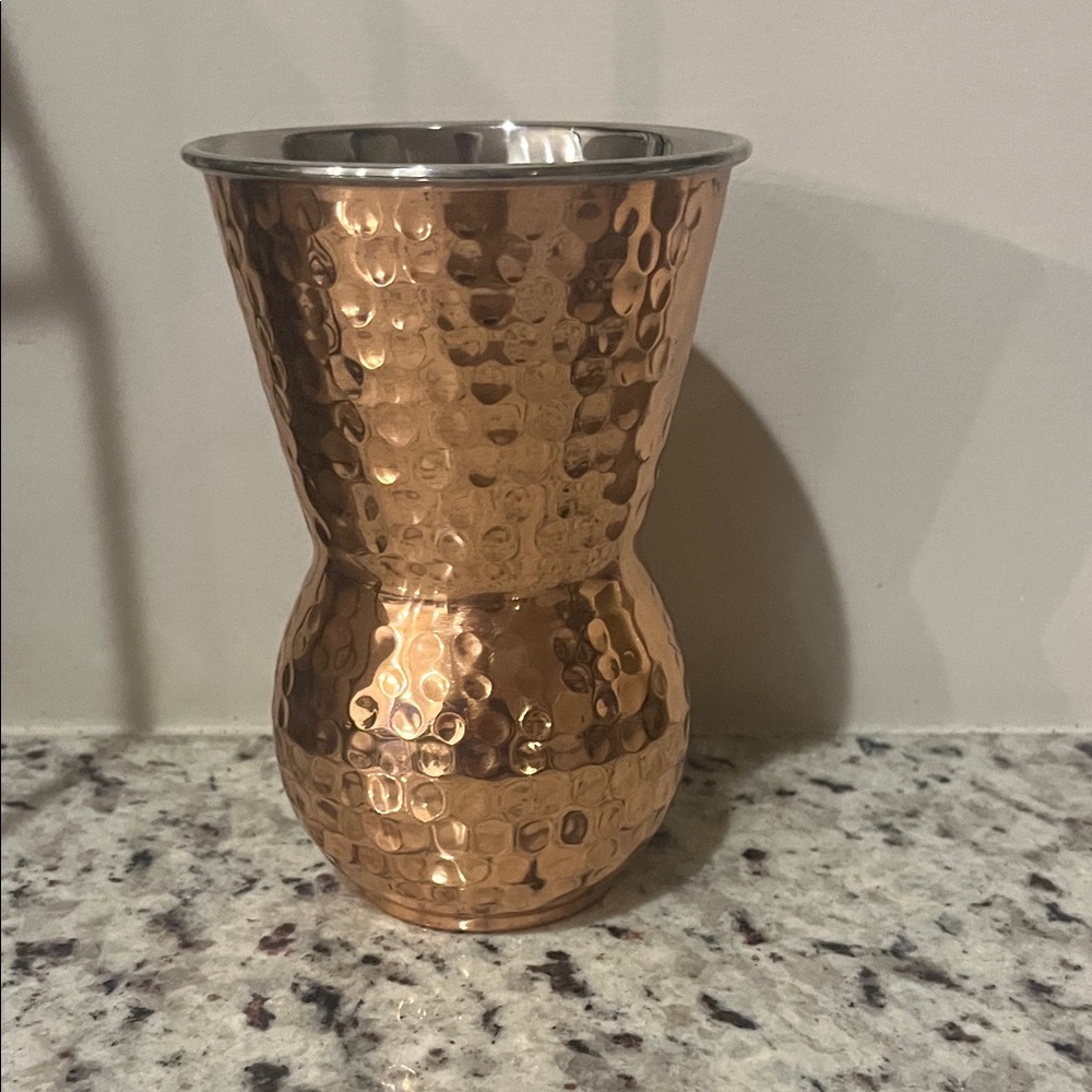 Hand hammered NAPASTYLE vase - Picture 1 of 4